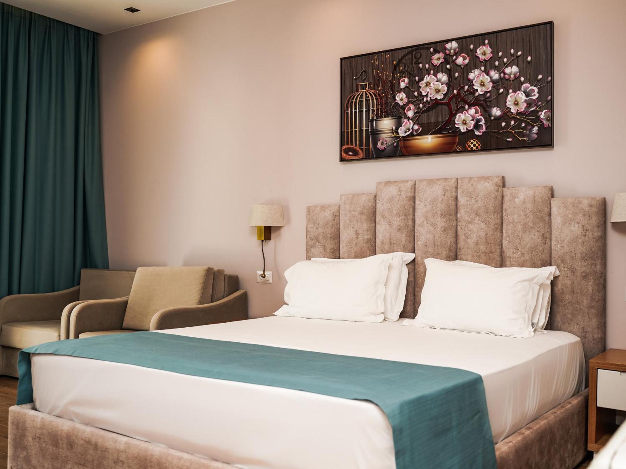 Hotel Vm & Golem (Tirana)